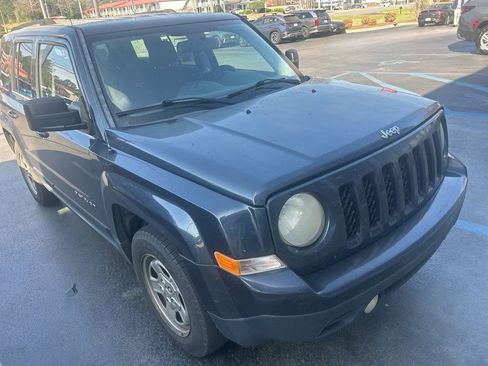 Used 2014 Jeep Patriot Sport w/ Power Value Group image 3