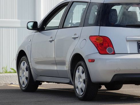 Used 2004 Scion xA FWD image 19