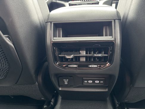 New 2026 Jeep Grand Cherokee Altitude AWD/4WD image 20