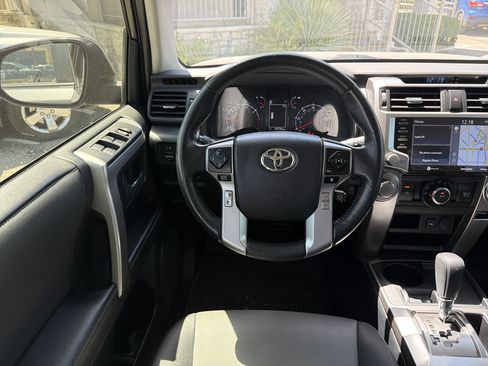 Used 2023 Toyota 4Runner SR5 Premium w/ Moonroof Package RWD image 22