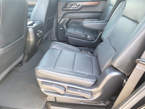 Used 2025 GMC Yukon Denali AWD/4WD image 12