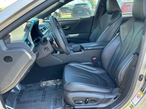 Used 2019 Lexus ES 350 F Sport w/ Accessory Package 2 FWD image 13