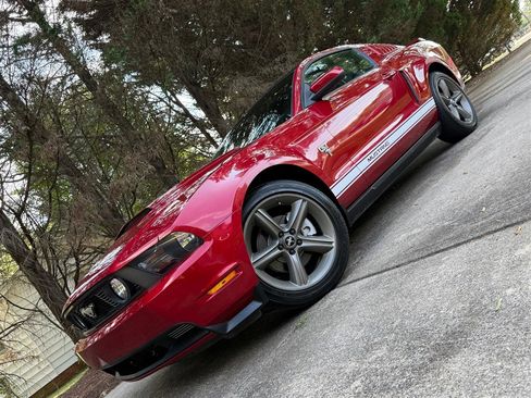 Used 2010 Ford Mustang GT Premium image 3