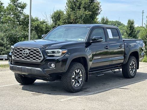 Used 2023 Toyota Tacoma TRD Off-Road w/ Technology Package AWD/4WD image 1