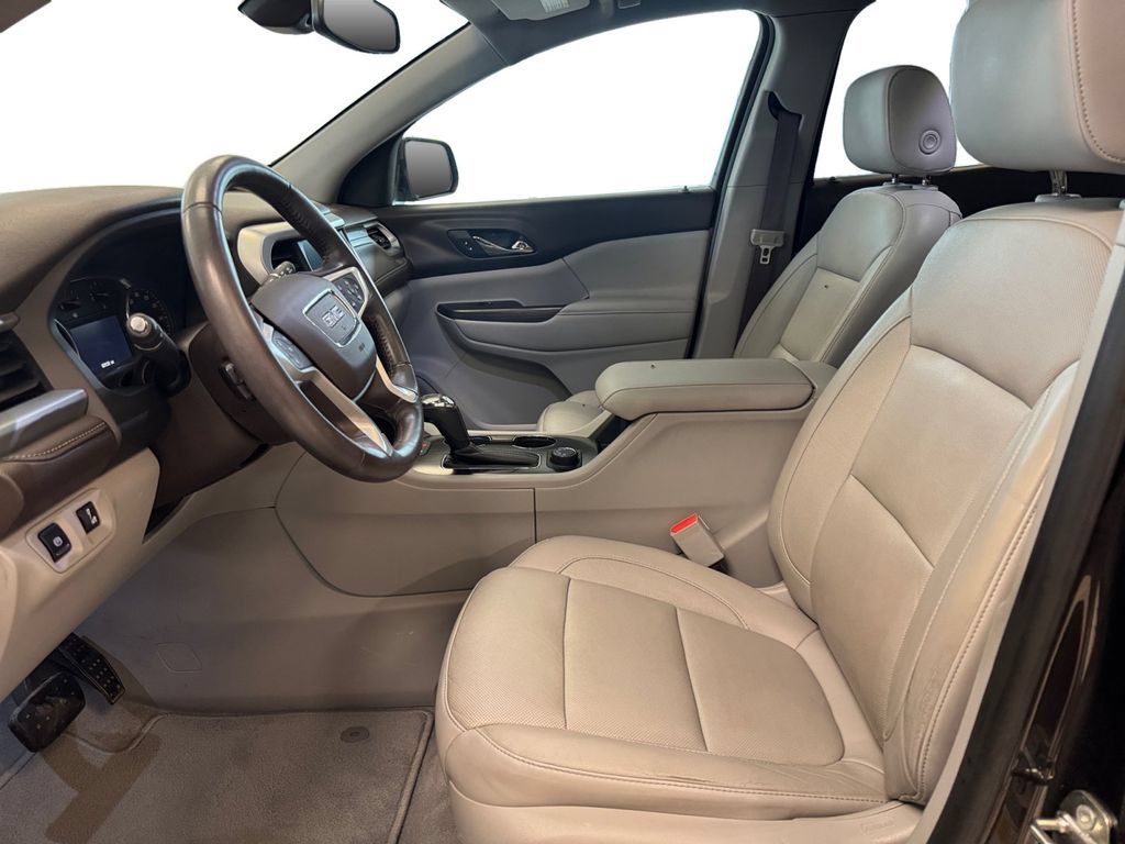 Used 2017 GMC Acadia SLT AWD/4WD image 10