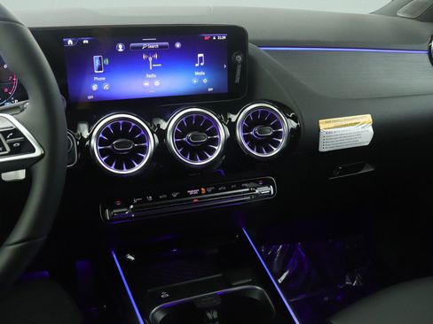 New 2026 Mercedes-Benz GLA 250 4MATIC image 5