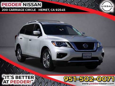 Used 2020 Nissan Pathfinder S image 1