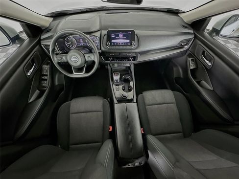 Used 2024 Nissan Rogue SV image 30