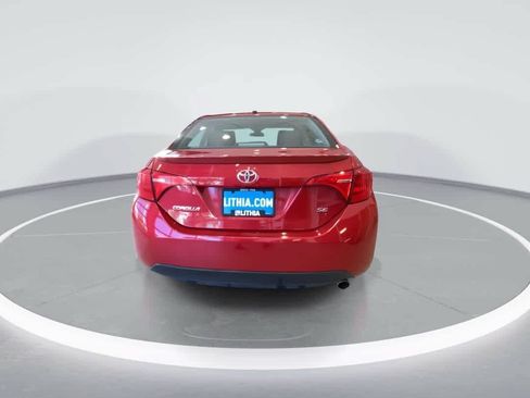 Used 2017 Toyota Corolla SE w/ SE Premium Package FWD image 7