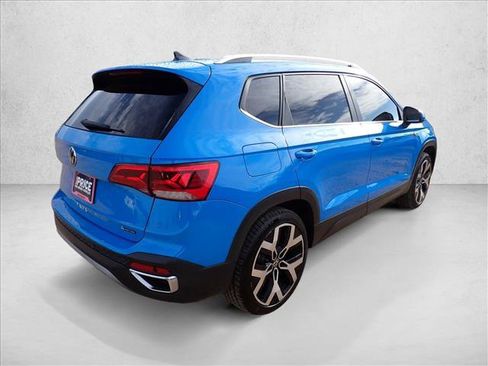 Used 2022 Volkswagen Taos SEL w/ Panoramic Sunroof Package AWD/4WD image 4