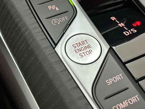 New 2026 BMW 330i Sedan w/ M Sport Package image 28