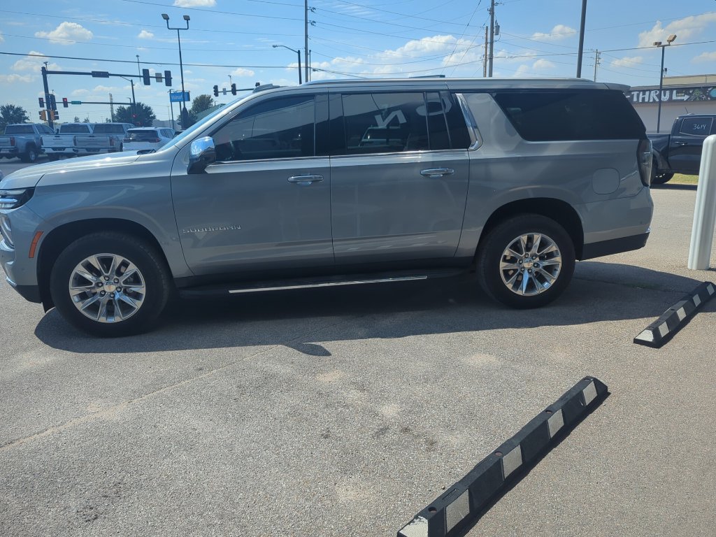 Certified 2026 Chevrolet Suburban Premier AWD/4WD image 3