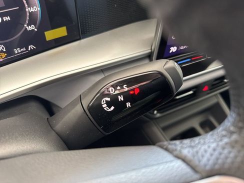 New 2026 Volkswagen Tiguan SE R-Line image 12