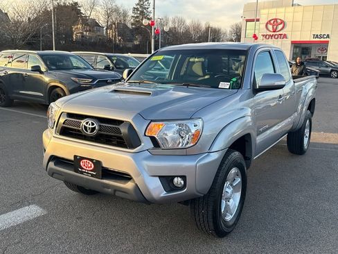 Used 2015 Toyota Tacoma 4x4 Access Cab V6 image 3