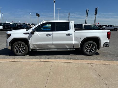 Used 2025 GMC Sierra 1500 SLT w/ SLT Convenience Package AWD/4WD image 8