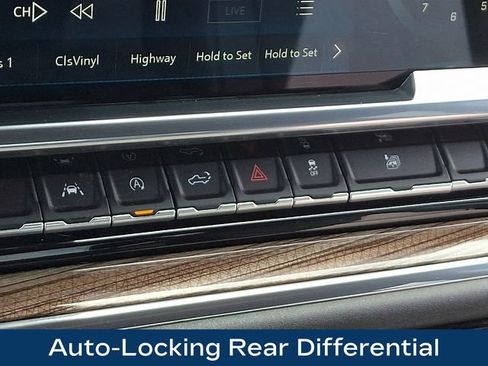 Used 2023 Chevrolet Silverado 1500 LT AWD/4WD image 17