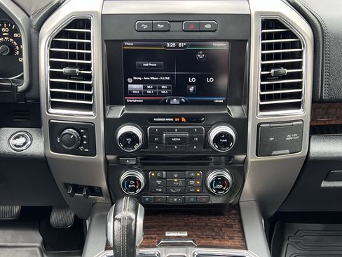 Used 2015 Ford F150 Platinum w/ Equipment Group 701A Luxury AWD/4WD image 32