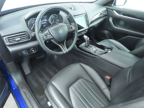 Used 2021 Maserati Levante image 9