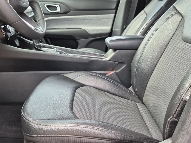 Used 2024 Jeep Compass Latitude AWD/4WD image 12