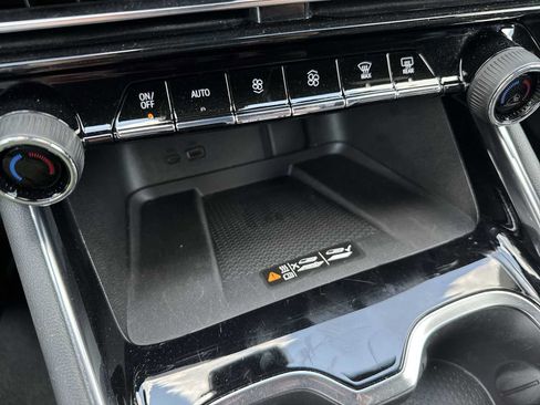 Certified 2025 Chevrolet Traverse LT AWD/4WD image 39