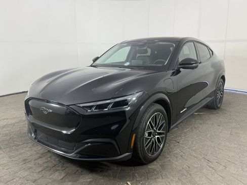 Certified 2025 Ford Mustang Mach-E Premium AWD/4WD image 3