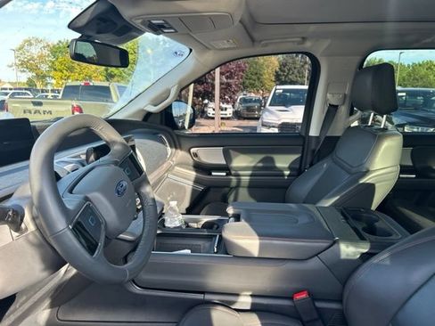 Used 2025 Ford Expedition Max Active AWD/4WD image 11