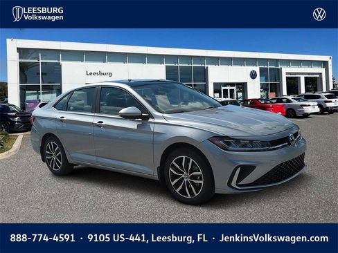 New 2025 Volkswagen Jetta SE image 1