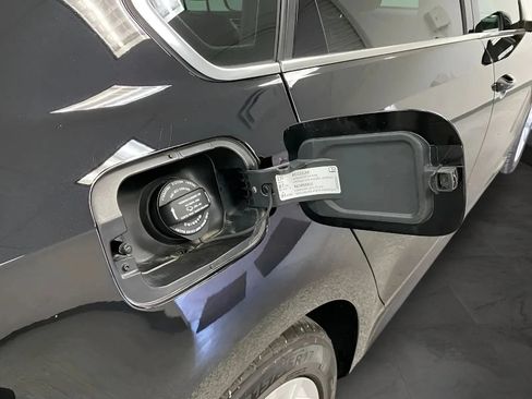 Used 2018 Volkswagen Passat 2.0T SE FWD image 29