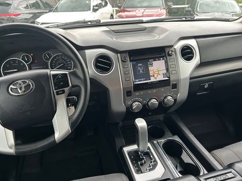 Used 2017 Toyota Tundra SR5 w/ SR5 Upgrade Package RWD image 17