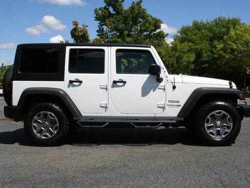Used 2018 Jeep Wrangler Unlimited Sport w/ Connectivity Group image 4