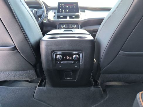 Used 2022 GMC Yukon AT4 AWD/4WD image 31