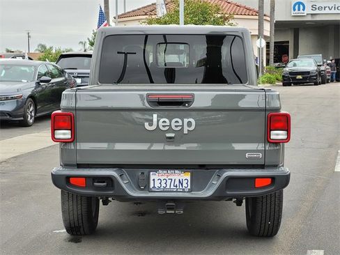Used 2022 Jeep Gladiator Overland w/ Popular Equipment Package image 6