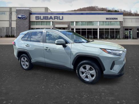 Used 2023 Toyota RAV4 XLE AWD/4WD image 3