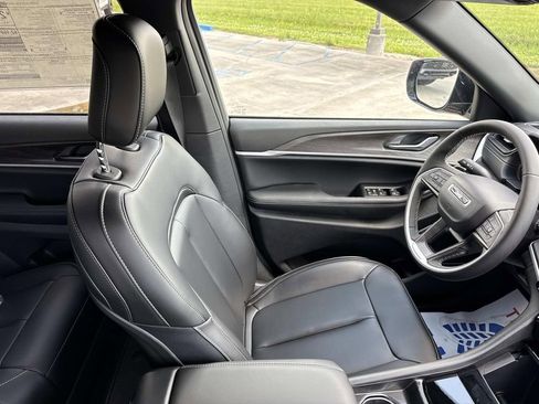 New 2026 Jeep Grand Cherokee Limited w/ Limited Altitude Package RWD image 21