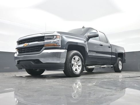Used 2018 Chevrolet Silverado 1500 LT image 25