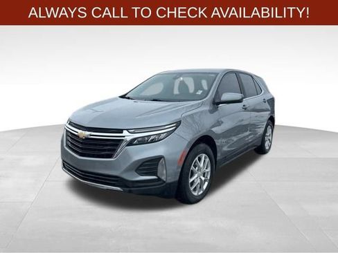 Used 2023 Chevrolet Equinox LT w/ Driver Convenience Package image 3