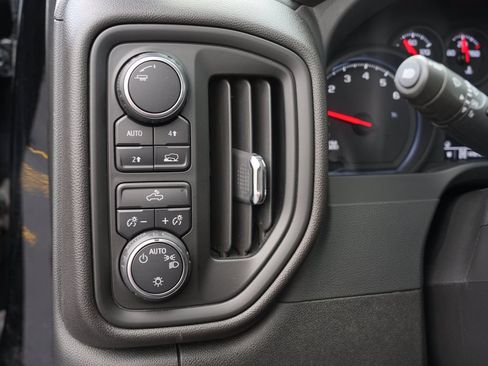 Used 2023 Chevrolet Silverado 1500 Custom AWD/4WD image 17