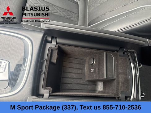 Used 2021 BMW 750i xDrive w/ Executive Package image 24