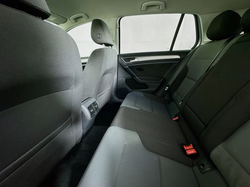 Used 2016 Volkswagen e-Golf SE w/ DC Fast Charging Package image 22