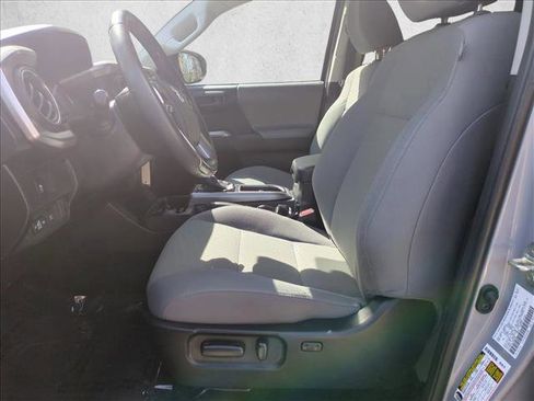 Used 2020 Toyota Tacoma SR5 image 15
