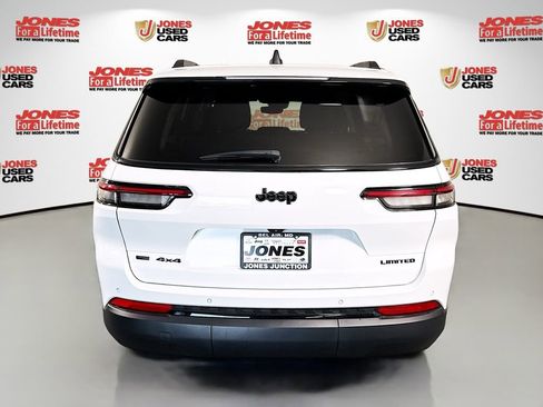 Used 2023 Jeep Grand Cherokee L Limited w/ Black Appearance Package image 16