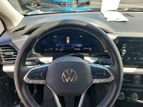 Certified 2025 Volkswagen Taos S image 27