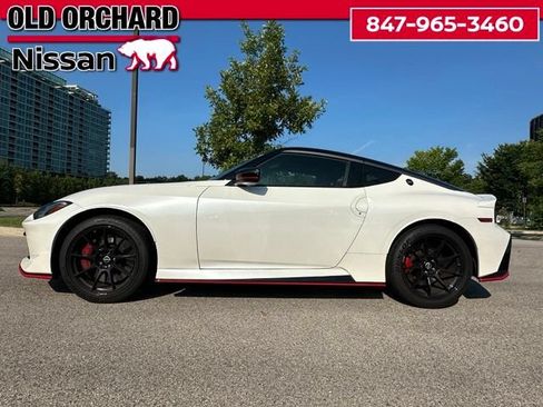 Used 2025 Nissan Z NISMO w/ Floor Mat Package RWD image 9