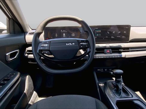 Used 2025 Kia K4 FWD image 6