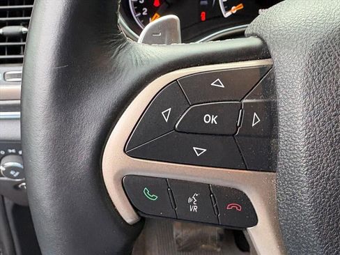 Used 2016 Jeep Grand Cherokee Limited image 12