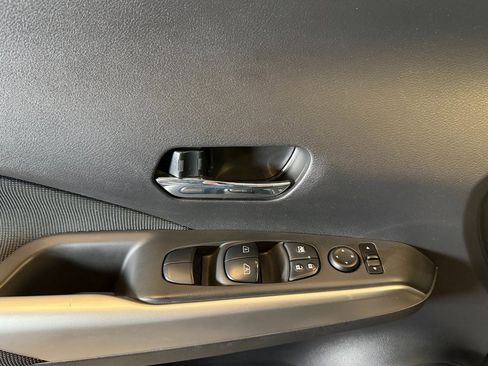 Used 2019 Nissan Kicks SV image 17