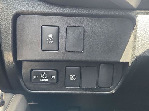 Used 2022 Toyota Tacoma SR5 RWD image 16