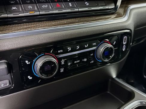 Certified 2023 Chevrolet Silverado 1500 LT Trail Boss w/ Convenience Package II AWD/4WD image 19
