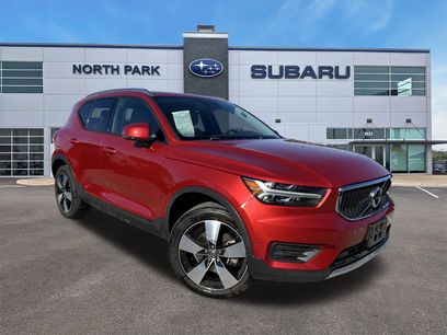 Used 2019 Volvo XC40 T4 Momentum