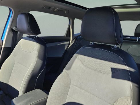 Used 2022 Volkswagen Taos SE w/ Panoramic Sunroof Package image 19